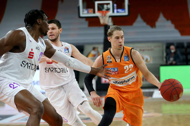 安排他们先 安排他们先