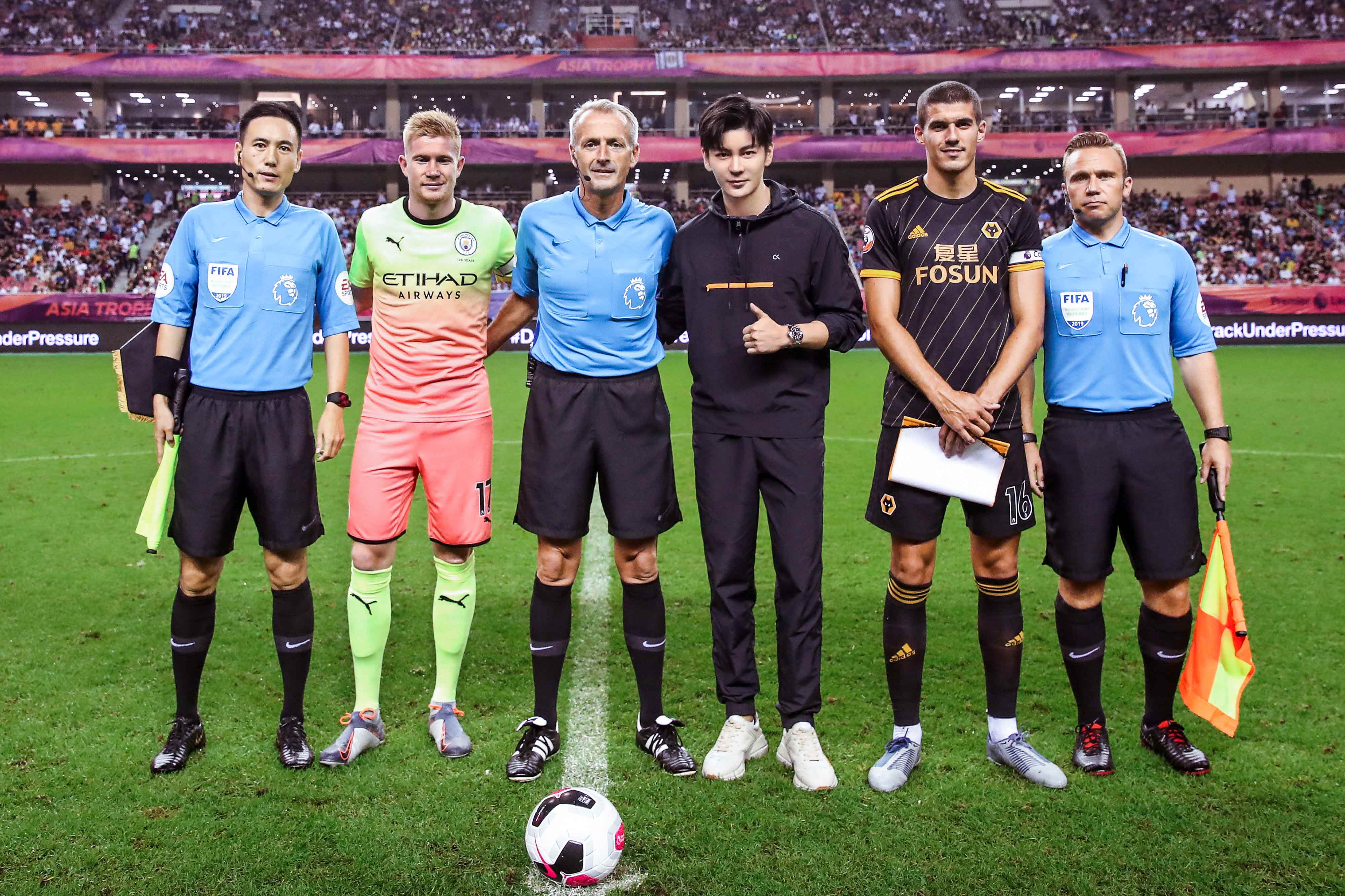 他们在面对 他们在面对